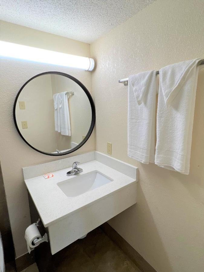James River Inn & Suites Newport News Dış mekan fotoğraf