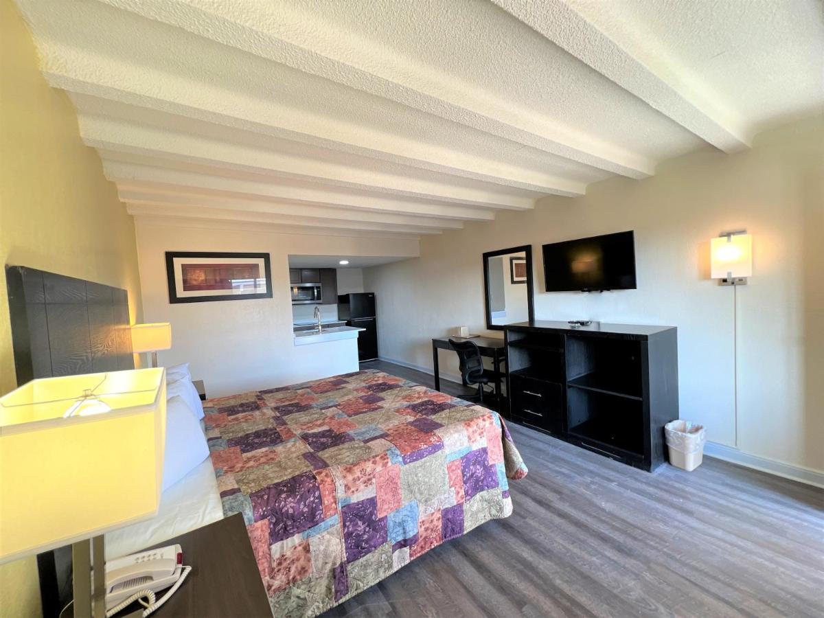 James River Inn & Suites Newport News Dış mekan fotoğraf