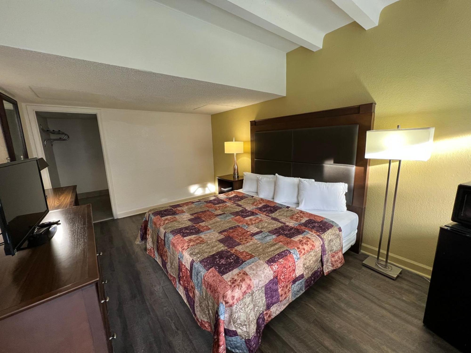 James River Inn & Suites Newport News Dış mekan fotoğraf