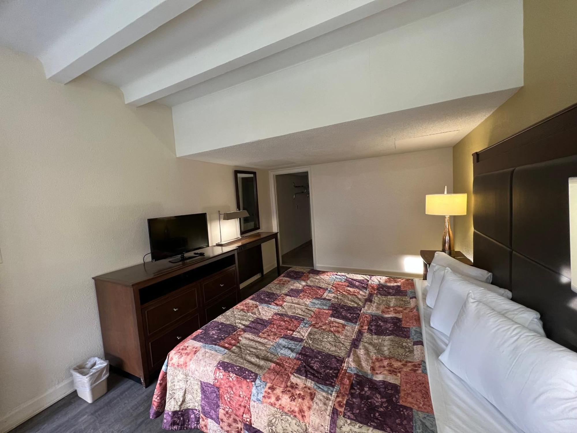 James River Inn & Suites Newport News Dış mekan fotoğraf